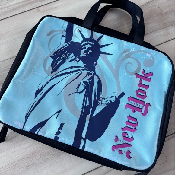 Stylish New York Themed Makeup Bag - Blue and Black - Picture 1 of 3